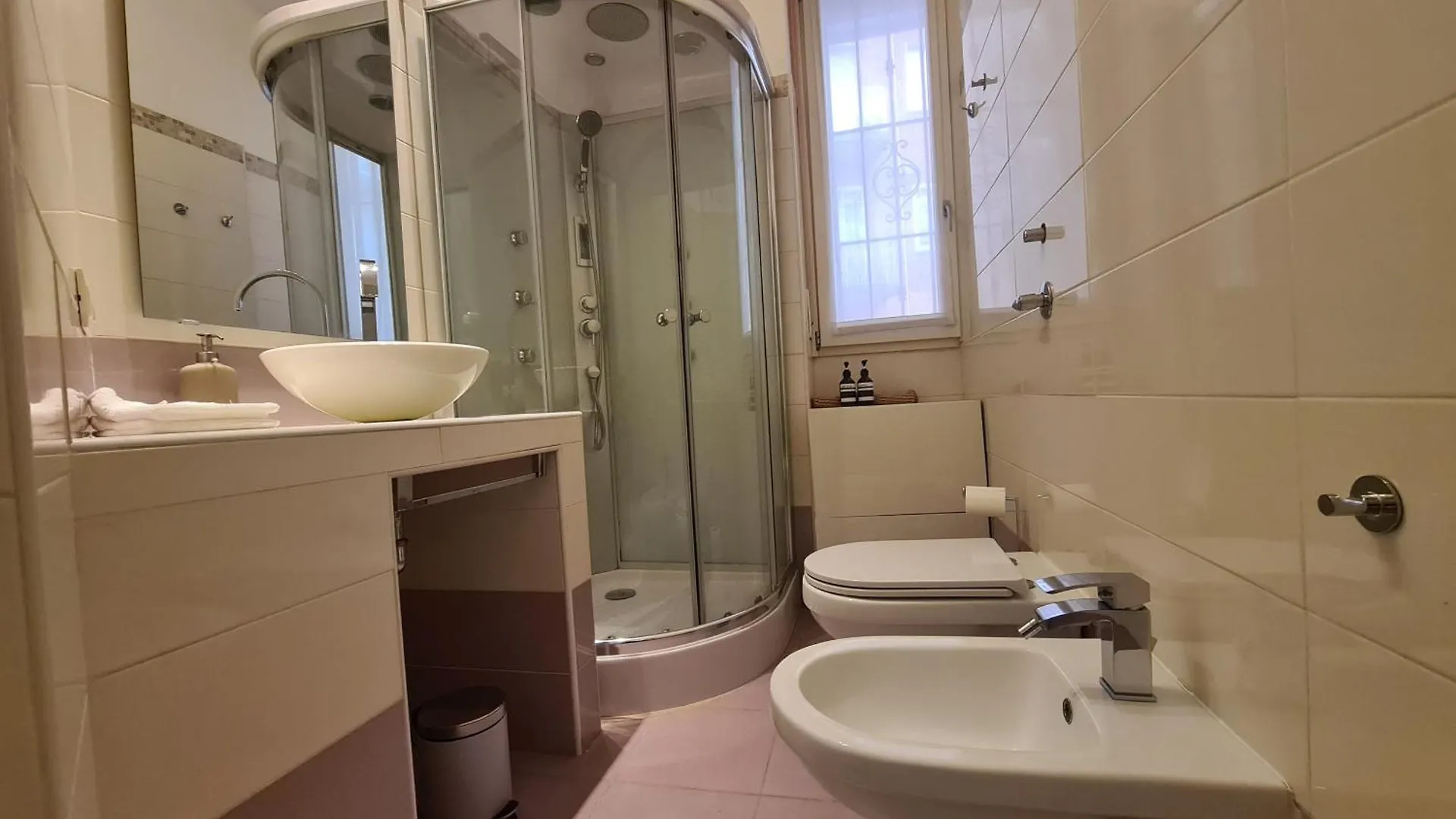 Ferienwohnung Red Ripa Boutique Mailand
