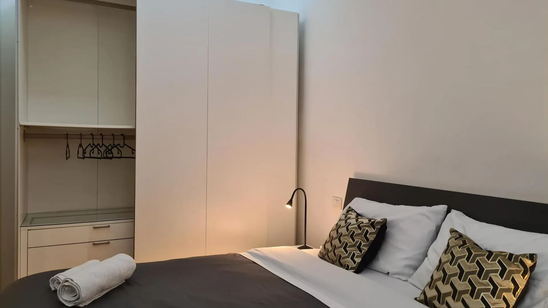 Apartment Ferienwohnung Red Ripa Boutique Mailand